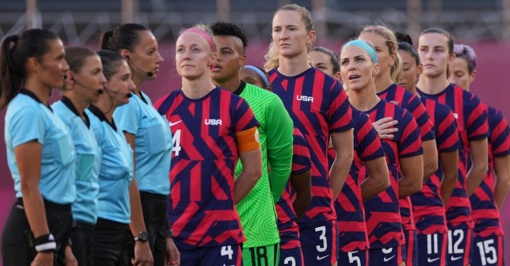 ABD'li kadın oyuncular ve Amerikan futbolunun eşit ücret ödemesi davası