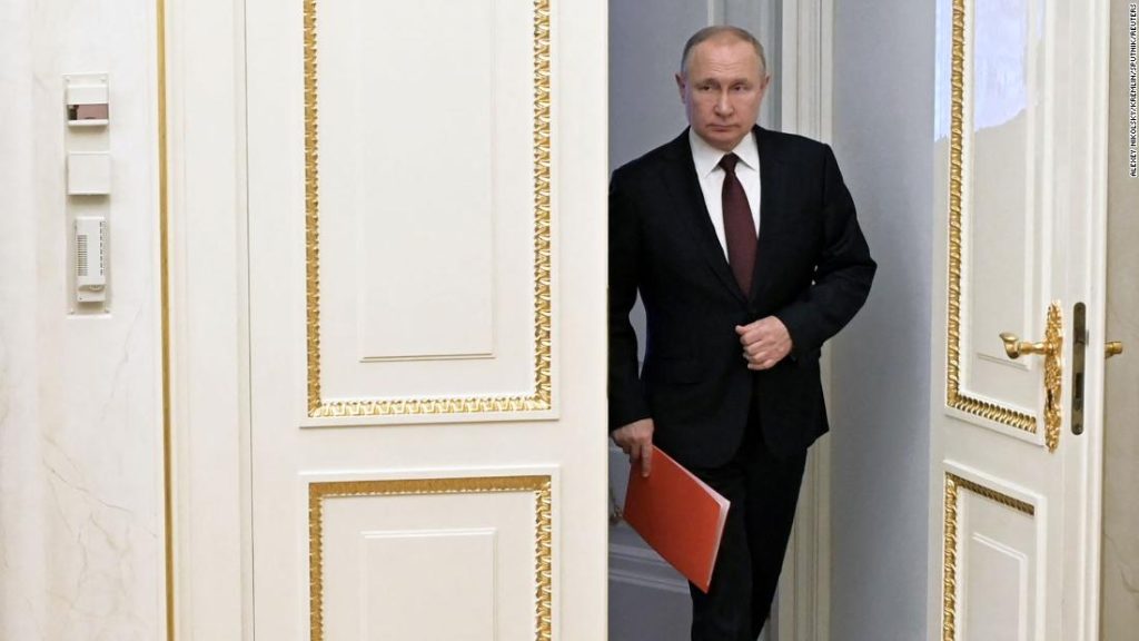 Experts say Putin is losing the 'propaganda war'