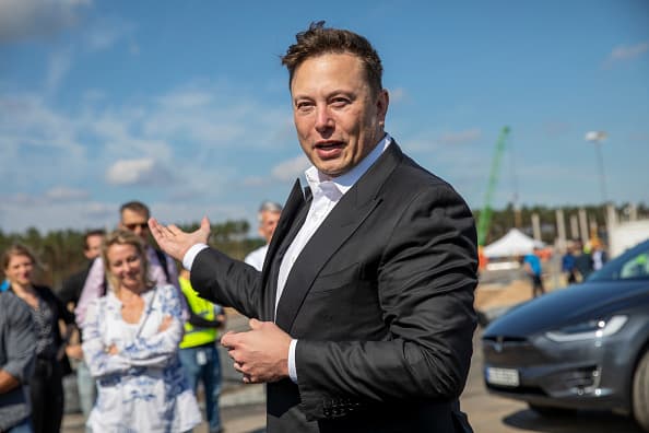 Tesla CEO'su Elon Musk, SEC'i bilgi sızdırmakla suçladı