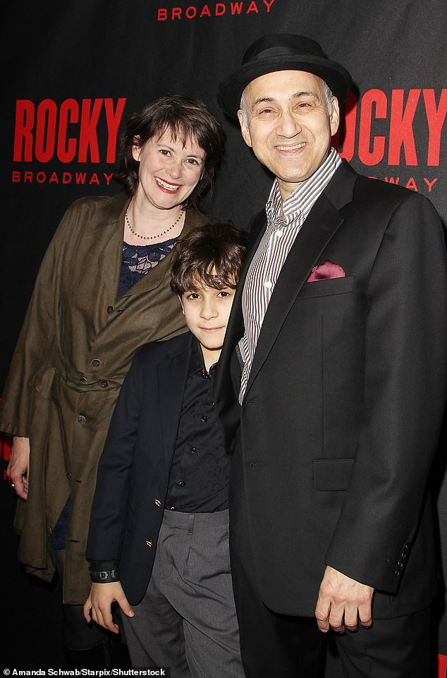 Aile: Karakter oyuncusu, eşi Patricia ve oğlu Leno tarafından hayatta kaldı (yukarıdaki resimde)