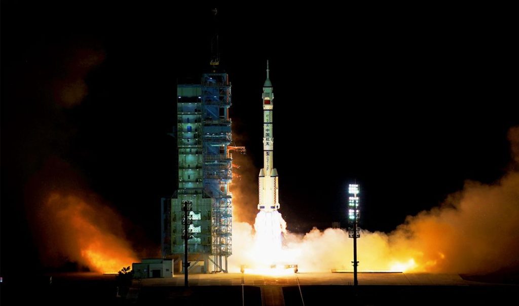 Çin, yeni astronot fırlatma roketinin yeniden kullanılabilir olmasını istiyor