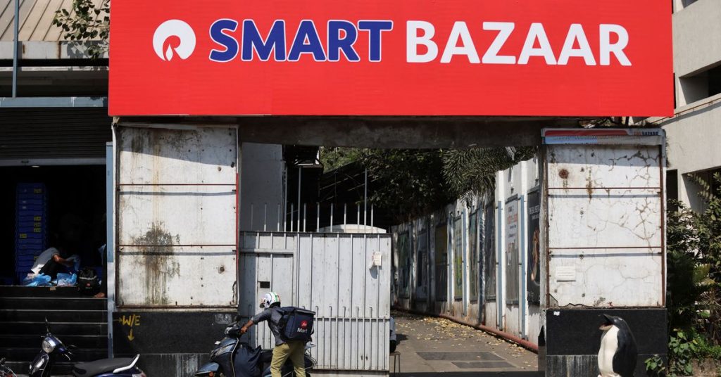 Amazon, Hindistan gazete reklamlarında Reliance'ın Future mağazalarını devralmasını "dolandırıcılık" olarak eleştirdi