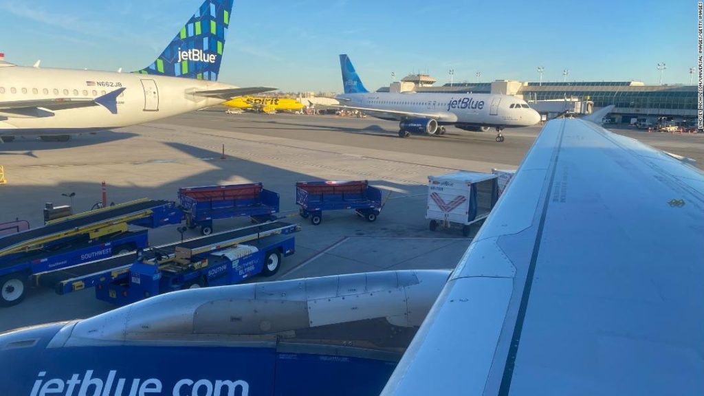 JetBlue, Frontier ile anlaşmayı engellemek için Spirit'e teklifte bulundu
