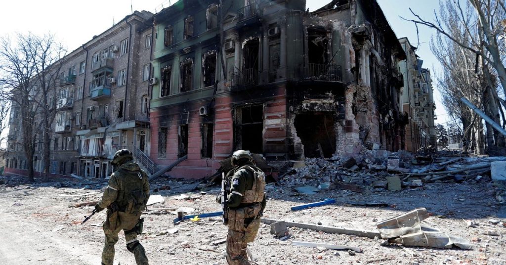 Ukrayna, Mariupol'da on binlerce kişinin öldürüldüğünü söyledi ve Rusya'yı suistimal etmekle suçladı