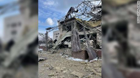 Sosyal medyada yayınlanan fotoğraflar Iseum'daki yıkımı gösteriyor.