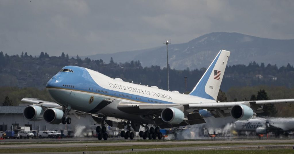 Boeing CEO'su, Trump'ın Air Force One anlaşmasını 'muhtemelen alınmaması gereken bir risk' olarak nitelendirdi