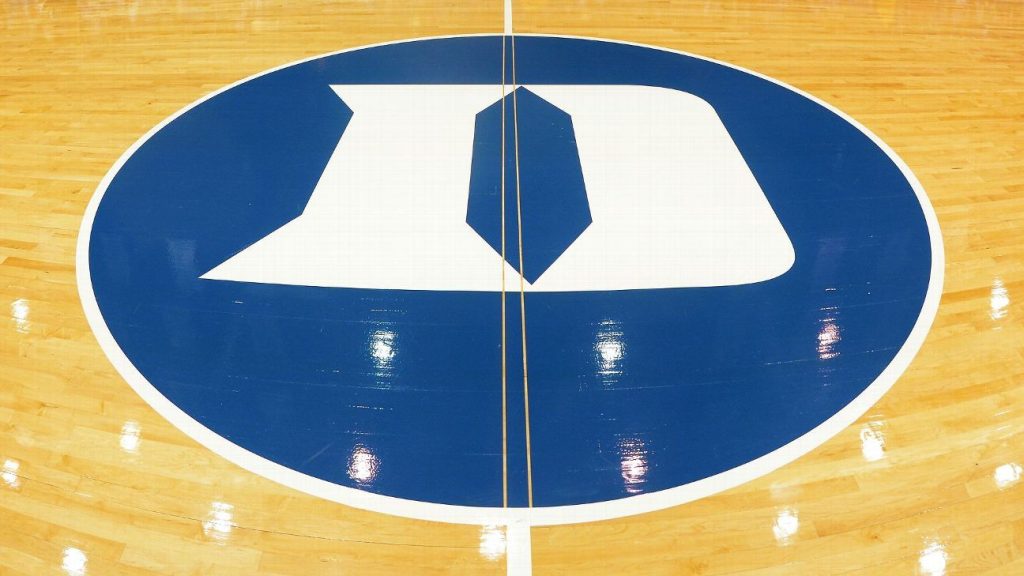 Duke Blue Devils, Kentucky Wildcats'ten Jay Lucas'ı erkek basketbol koçu asistanı olarak atadı.