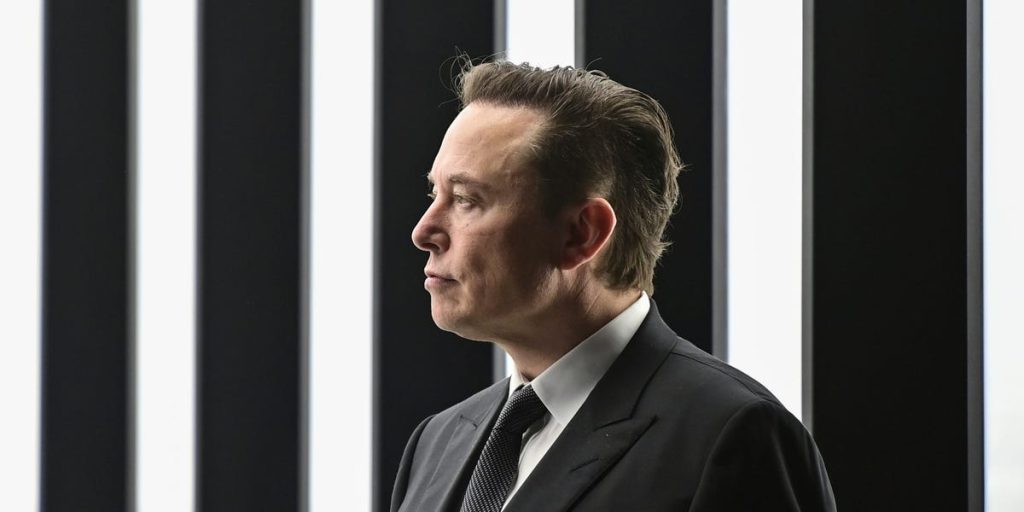 Elon Musk, Twitter'a yardım etmek için yıldızları işe alarak işten çıkarmalar önerdi: raporlar