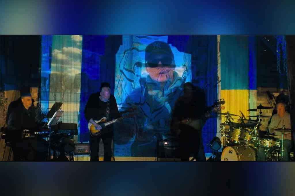 Pink Floyd, Ukrayna'yı desteklemek için 28 yıl aradan sonra ilk yeni müziği yayınladı
