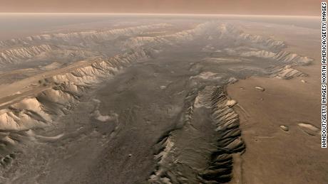 & # 39;  bol miktarda su & # 39 ;  Mars'ta bulundu & # 39;  Büyük Kanyon'un büyük versiyonu