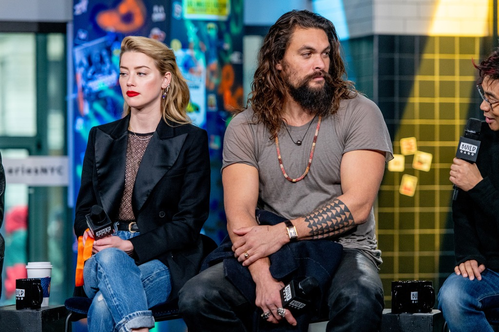 NEW YORK, NY - 3 Aralık: Amber Heard ve Jason Momoa tartışıyor "su adamı" Build Series ile 3 Aralık 2018'de New York'ta Build Studio'da.  (Fotoğraf: Roy Rochlin/Getty Images)