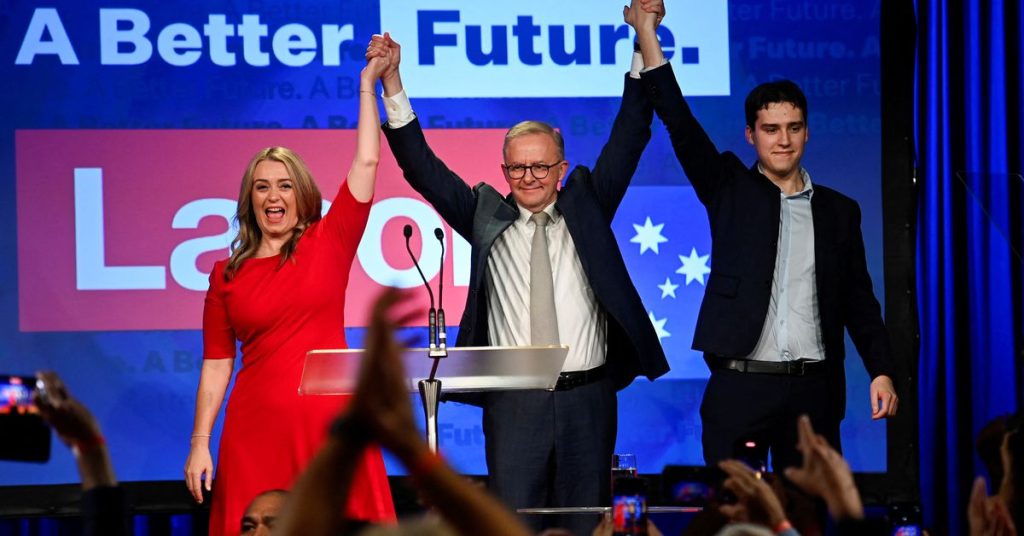 Avustralya dokuz yıl sonra Muhafazakarları devirdi ve Albany Başbakan olarak devraldı
