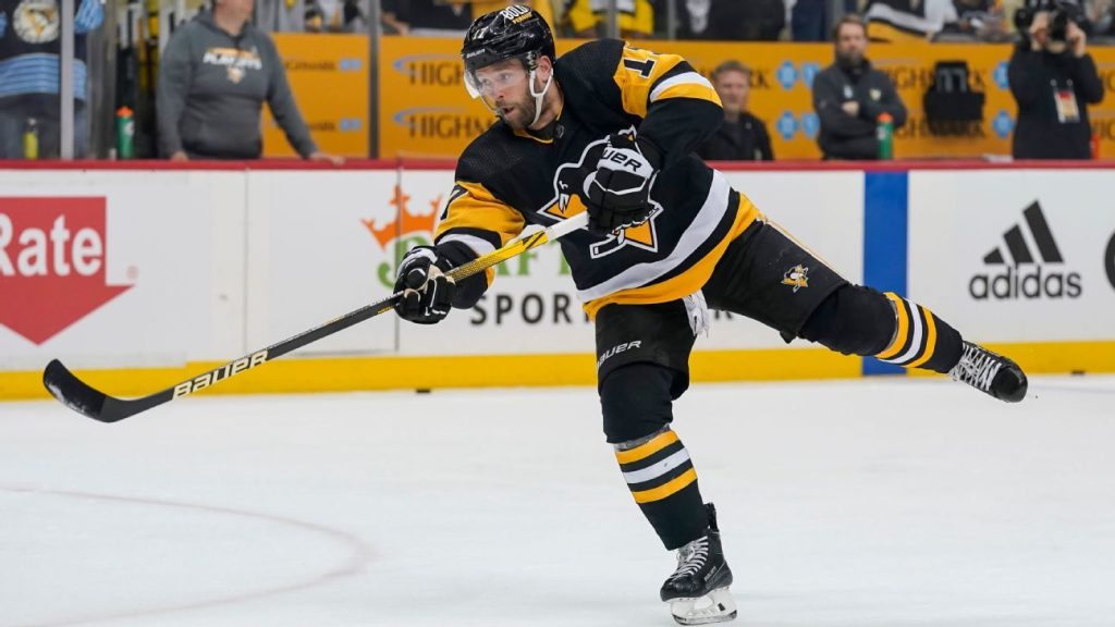 Pittsburgh Penguins hızlı hareket etti, diskalifiyeden bir hafta sonra Bryan Rust ile altı yıllık sözleşmeyi uzattı