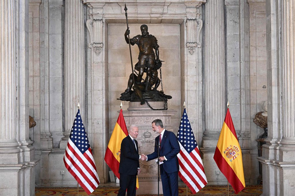 İspanya Kralı 6. Felipe, İspanya'nın başkenti Madrid'deki Kraliyet Sarayı'nda Başkan Joe Biden'ı kabul etti.