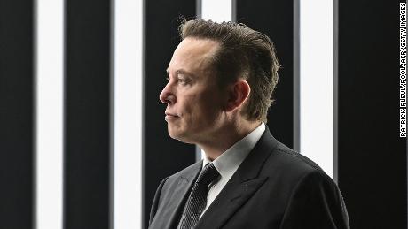 Elon Musk, Tesla çalışanlarına şunları söyledi: Ofise geri dönün, yoksa
