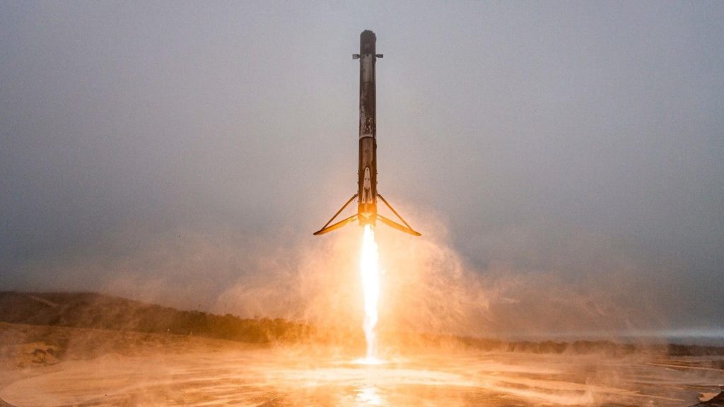 SpaceX, 36 saat içinde üç fırlatma gerçekleştirdi