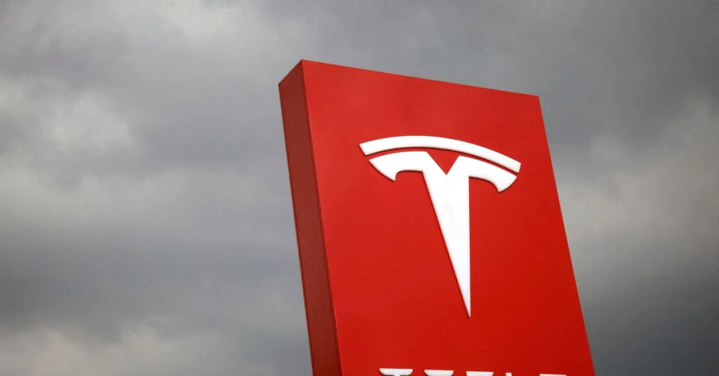 Tesla, 3'e 1 hisse paylaşımı için yatırımcı onayı istiyor