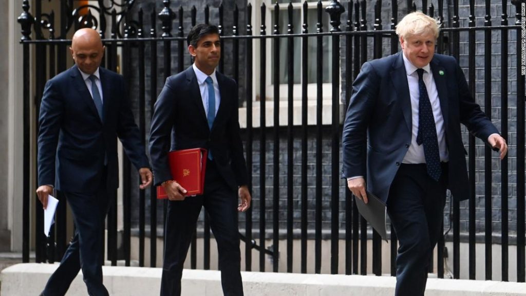 Rishi Sunak ve Sajid Javid, İngiltere hükümetinden Boris Johnson'a darbeyle istifa etti