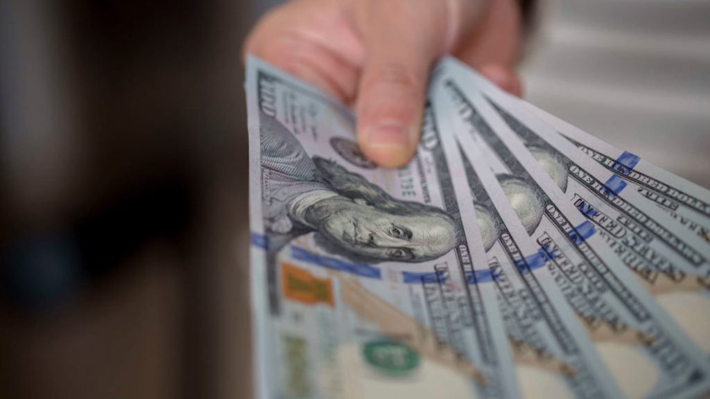 Ekonomist, doların gücünün Asya'da enflasyondan daha endişe verici olduğunu söyledi