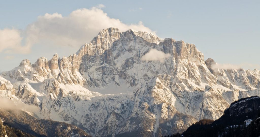 İtalya'da buzul çöküşünden sonra ölü sayısı arttıkça en az 14 park kayıp.