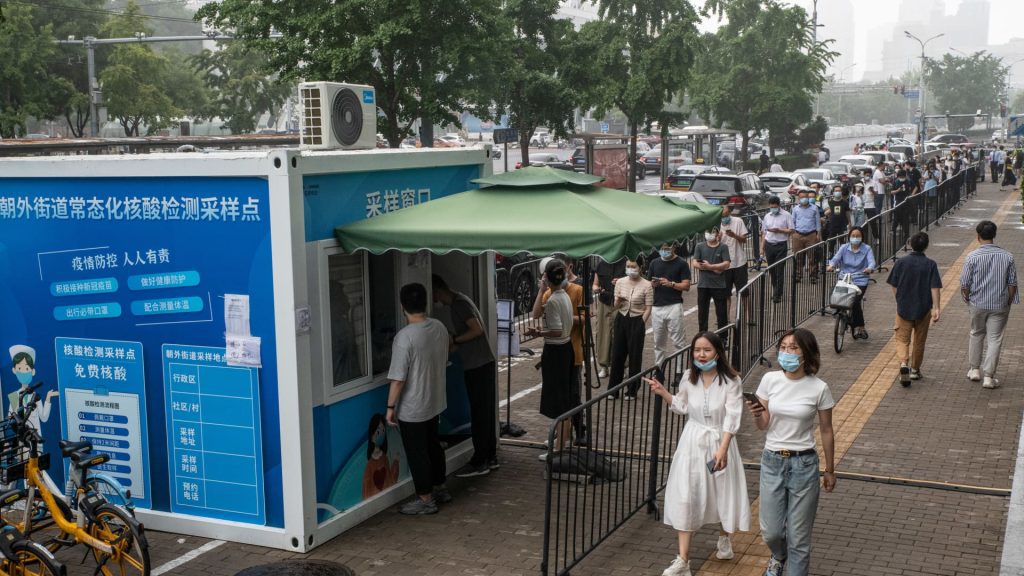 Pekin, COVID aşı gereksinimlerini sıkılaştırma planından geri adım attı