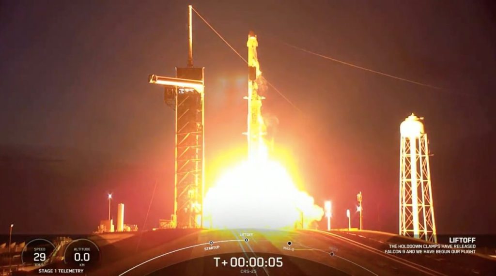 SpaceX, Uzay İstasyonuna 25. Dragon Cargo görevini başlattı