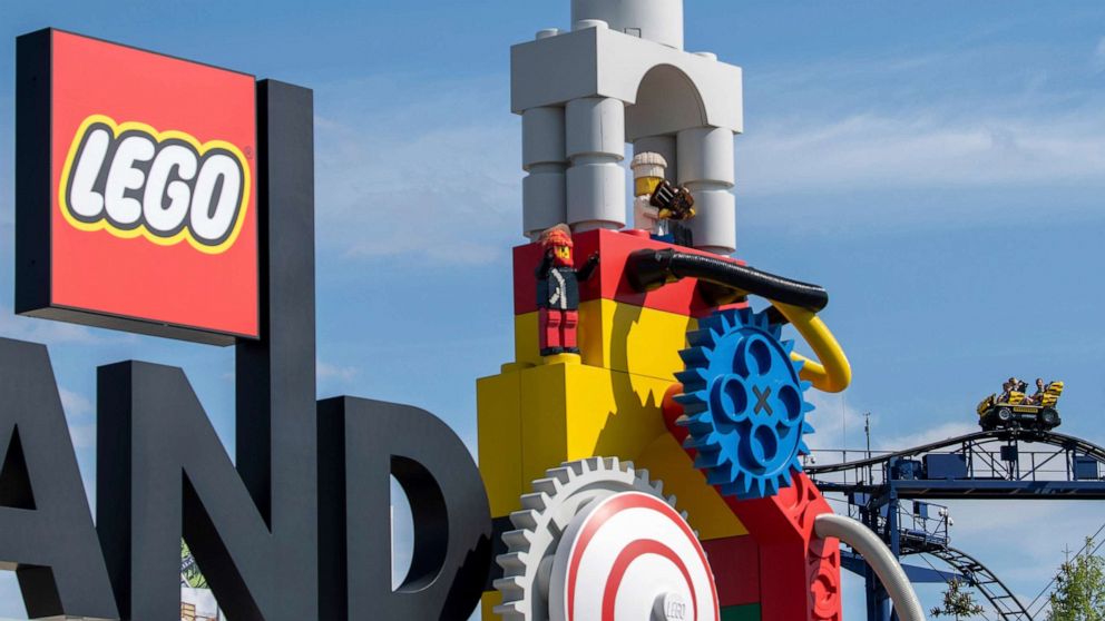 Polis, Almanya'da Legoland'da bisiklet sürerken 31 kişinin yaralandığını söyledi.