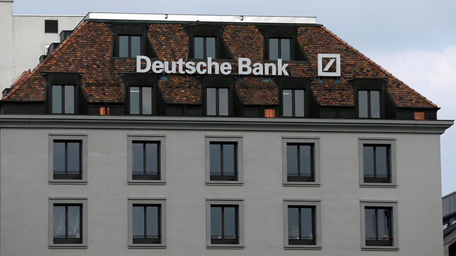 Deutsche Bank binasındaki logo