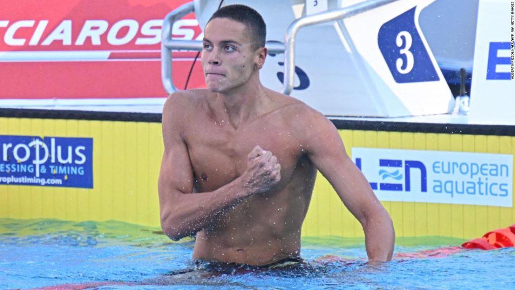 17 yaşındaki David Popovici, Avrupa Şampiyonası'nda 100 metre serbestte dünya rekoru kırdı.