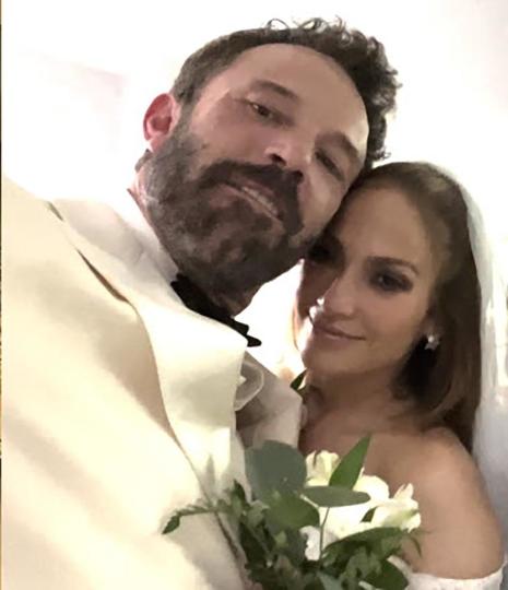 Jennifer Lopez, düğününden haber bültenine fotoğraflarını yükledi.  kredi: JLo'da