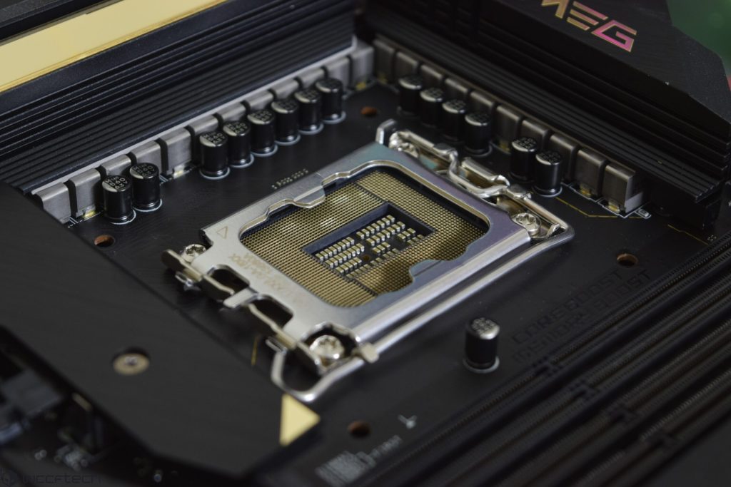 DDR5-6800 ve DDR4-5333 bellek destekli monitöre sahip Intel Z790 anakartlar