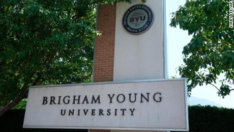 Brigham Young Üniversitesi, voleybol maçı sırasında ırkçı hakaretler için taraftarlardan özür diledi ve yasakladı