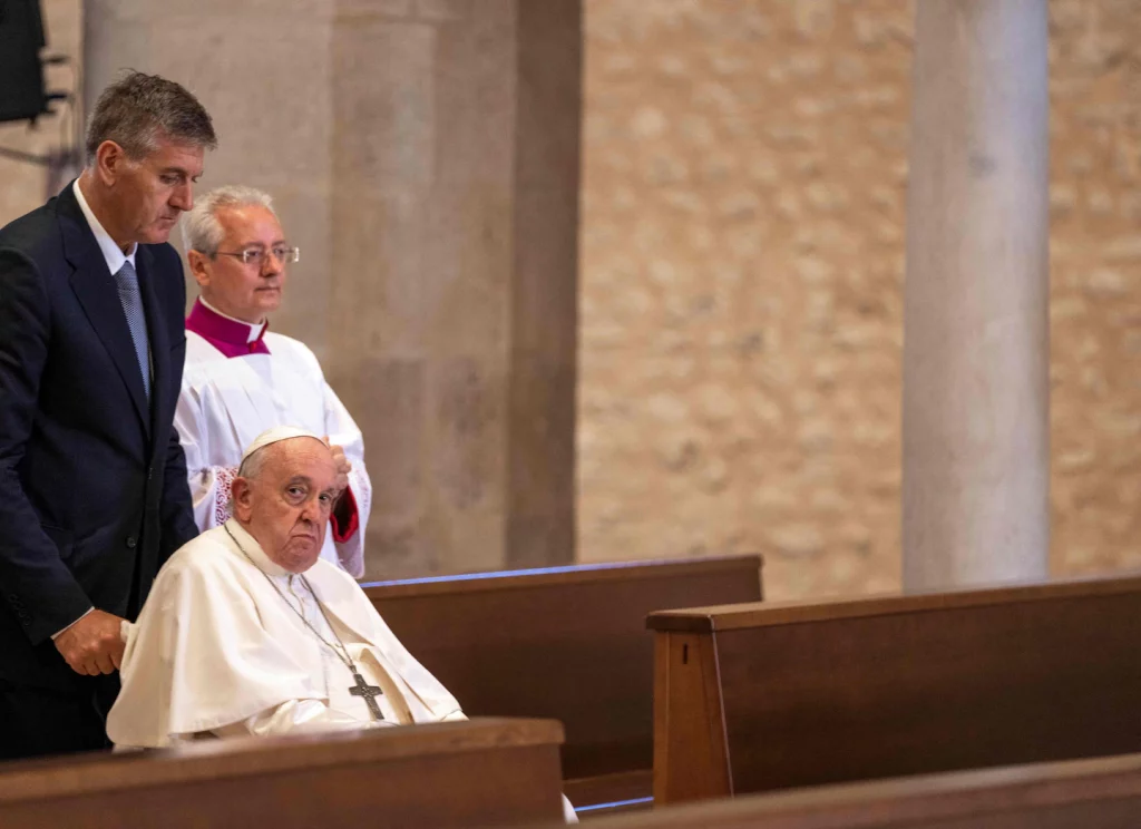 Vatikan'daki Katolik Kilisesi'nin kardinalleri Papa Francis ile görüştü