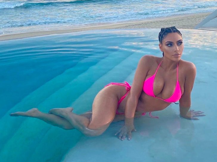 Kim Kardashian'ın seksi pozları