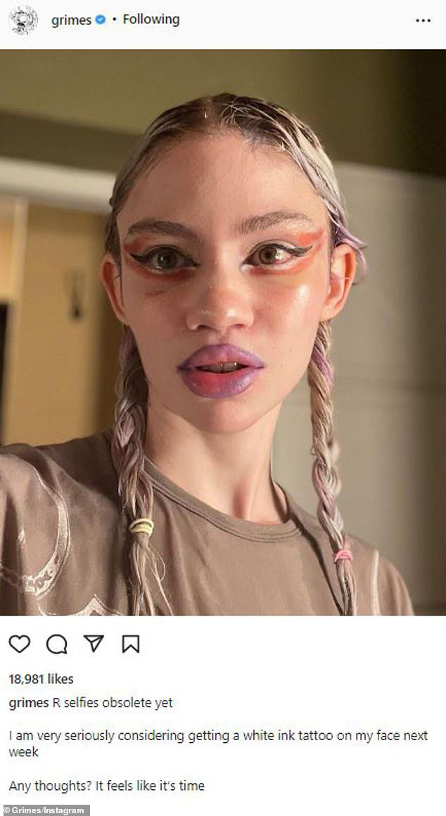 Yeni selfie: 34 yaşındaki Grimes, Cuma günü Instagram ana sayfasına yeni bir dövme yaptırıp yaptırmayacağını merak ettiği yeni bir fotoğrafını yükledi.