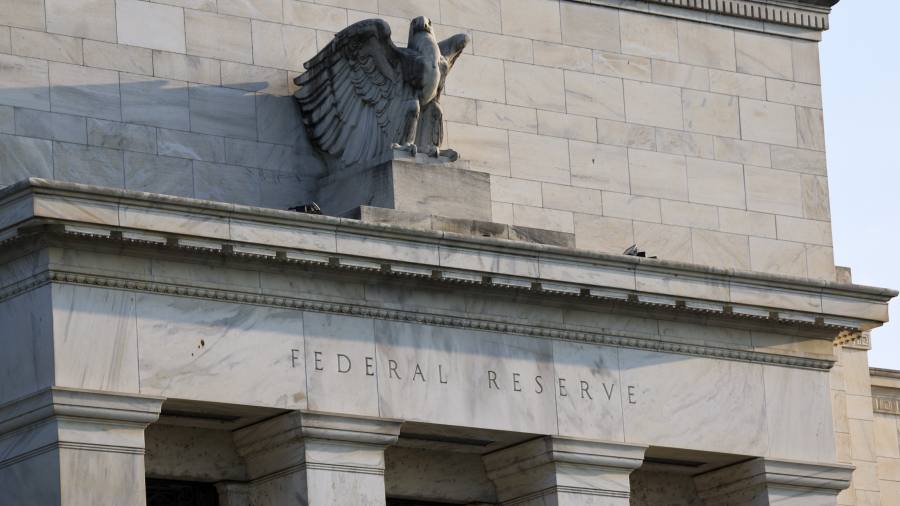 Fed yetkilisi İngiltere'deki vergi indirimlerinin küresel durgunluk risklerini artırdığı konusunda uyardı