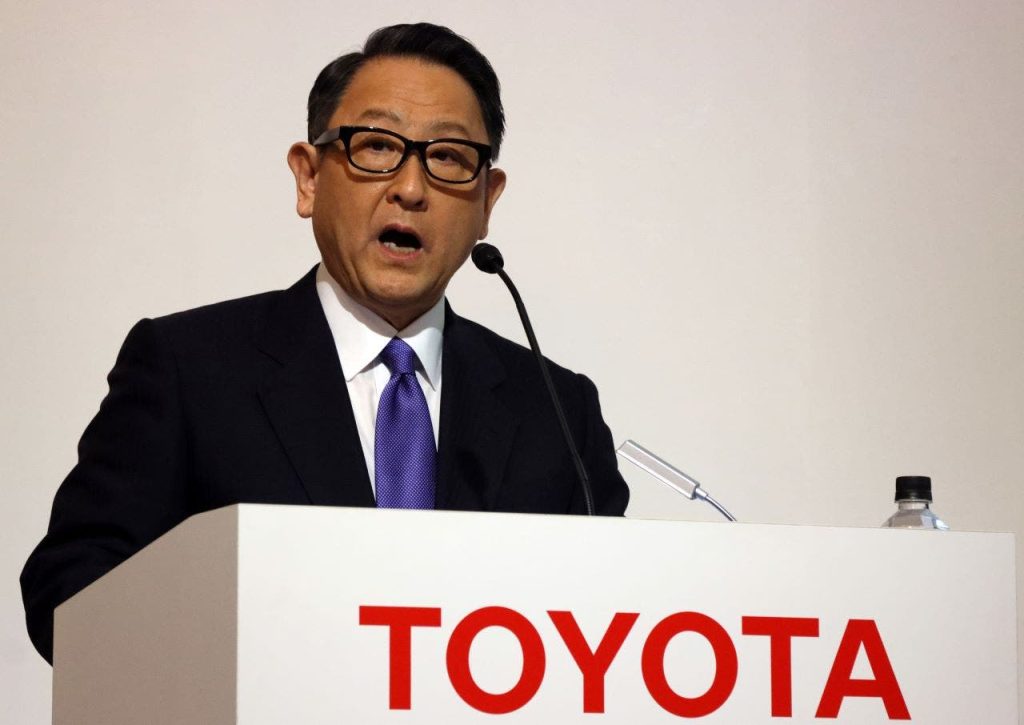 Toyota şefi, California benzinli araba yasağını karşılamanın 'zor' olacağını söyledi