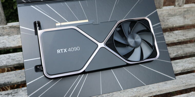 Şu anda Nvidia RTX 4090'ı test ediyoruz - hadi size ne kadar ağır olduğunu gösterelim