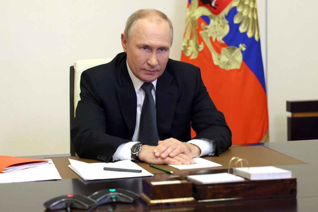 Putin, Ukrayna'nın ilhak edilen bölgelerinde sıkıyönetim ilan etti