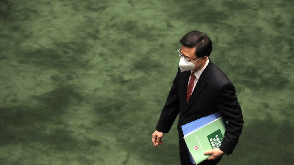Yeni sahiplik önlemleri konusunda Hong Kong lideri, yabancı yetenekleri cezbediyor