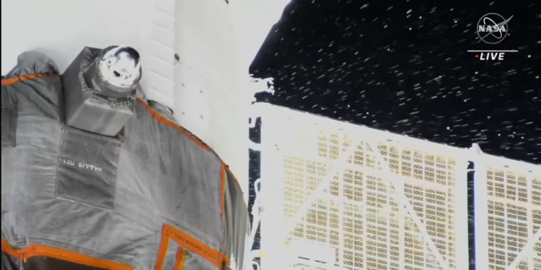 Rusya, hasarlı Soyuz uzay aracı için acil bir eylemde bulunmayacağını söyledi