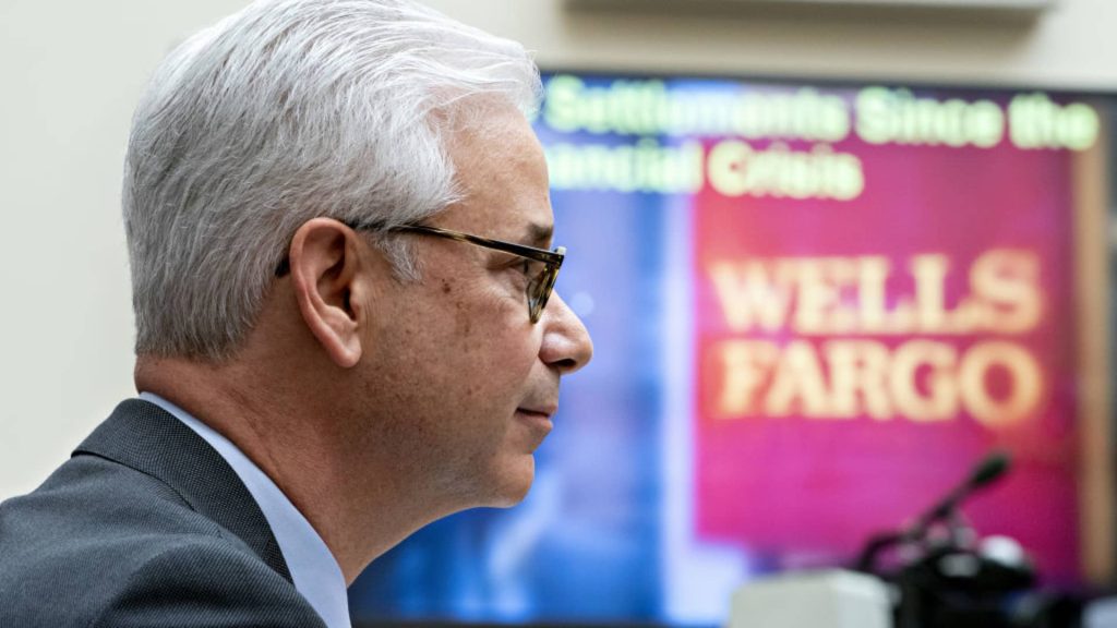 Wells Fargo, tüketici istismarı konusunda CFPB ile 3,7 milyar dolarlık bir anlaşma yapmayı kabul etti