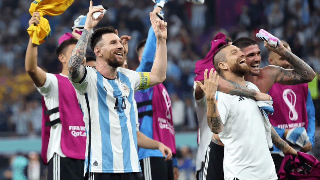 2022 Dünya Kupası sonucu: Arjantin, Lionel Messi'nin Avustralya karşısında attığı golle çeyrek finale yükseldi.